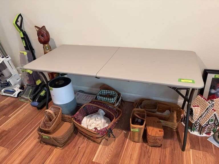 Lifetime 5’ fold in half folding table image