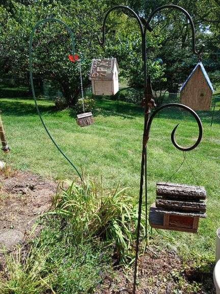 Three shepherds hooks w birdhouses image