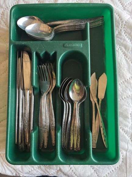 Stainless steel rose pattern flatware image