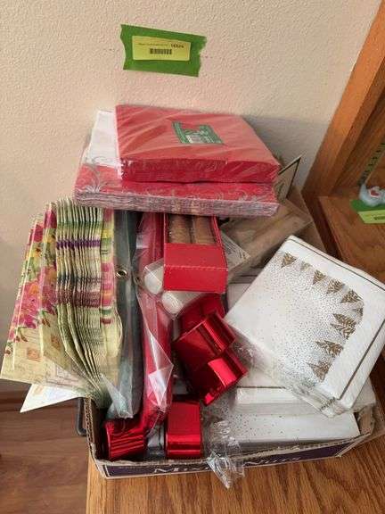 Holiday napkins, tablecloths, etc image