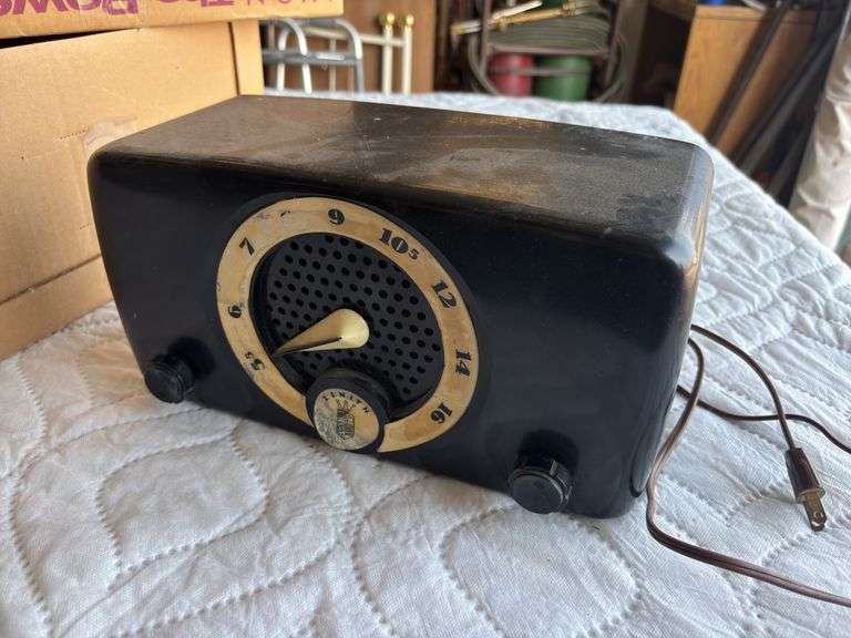 Zenith vintage radio image