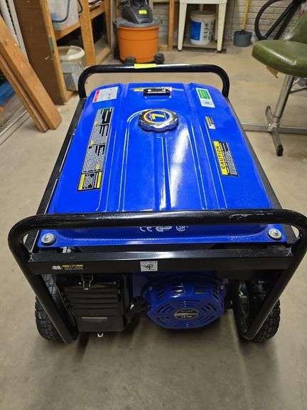 DuroMax XP6500E portable generator, electric start, 16 HP engine, looks like new. image