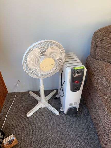 Holmes oscillating fan and DeLonghi room heater image