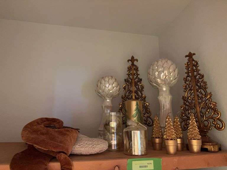 Golden Christmas decor image