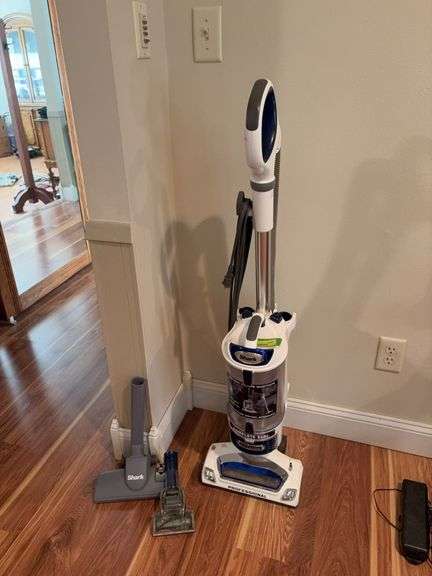 Shark Professional vacuum image