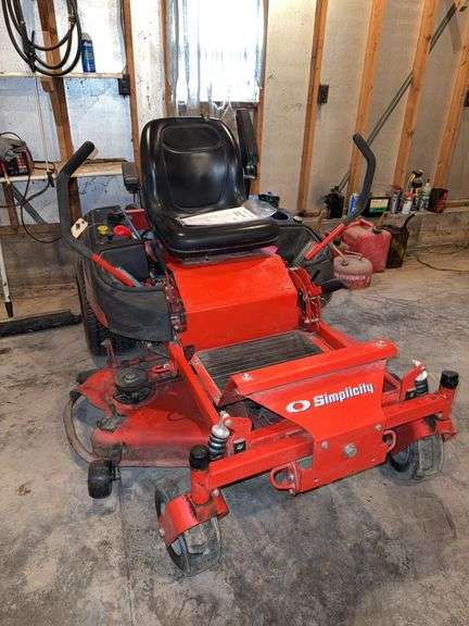 Simplicity 26hp zero turn rider w 52” mower SN 2014766682 image