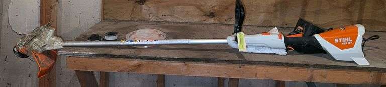 Stihl FSA 57 rechargeable elect string trimmer image