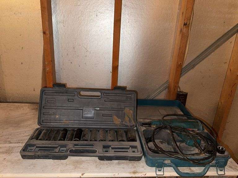 Makita elec impact wrench and impact sockets image