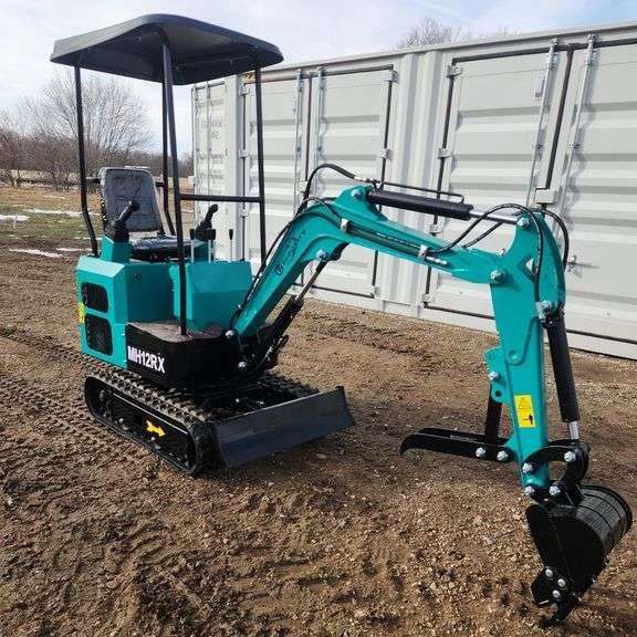 Mini Excavator	CFG		MH12RX	RATO ,13.5HP,8.6KW,with pilot system, Fixed Thumb, Gasoline  Engine with EPA ,BKT. SN MH12RX20251004K16 image