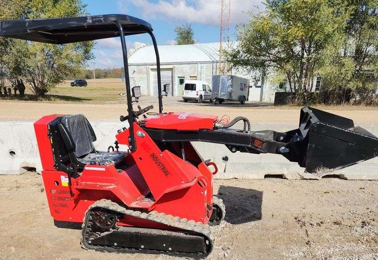 Crawler Loader	AGT	SDA-140T	RATO  15HP,8.6KW ,Gasoline  Engine with EPA ,Bkt image