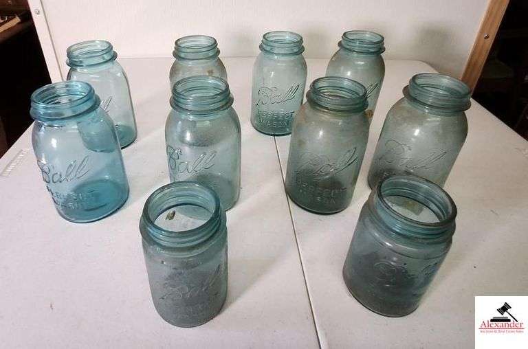 SET OF BALL "PERFECT MASON" GREEN JARS (10) TOTAL - 8 QUARTS, 2 PINTS - NEED WASHED - (UPSTAIRS) image