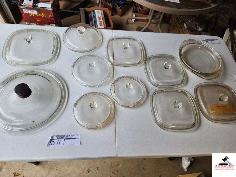 BOX OF PYREX BOWL LIDS-MISC SIZE AND SHAPE NO BOWLS INCLUDED(GARAGE) image