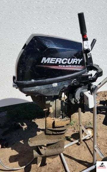 2015 MERCURY FOURSTROKE BOAT MOTOR HP 8 - MODEL #1F08201EK - SERIAL #0R712274 - HAS GAS TANK HOOKED DIRECTLY- MOTOR SHOWS SOME WEAR, NEEDS CLEANING