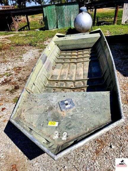 POLARCRAFT ALUMINUM BOAT - 16' LONG - 48" BOTTOM - 21" SIDES - ONE REAR SEAT - PEDESTA BRACKET IN THE BOW - CENTER SEATS REMOVED-CYPRESS POINT RESORT AND BO'S LANDING PAINTED ON THE SIDE --TN 16-BD (SOUTH OF OFFICE)