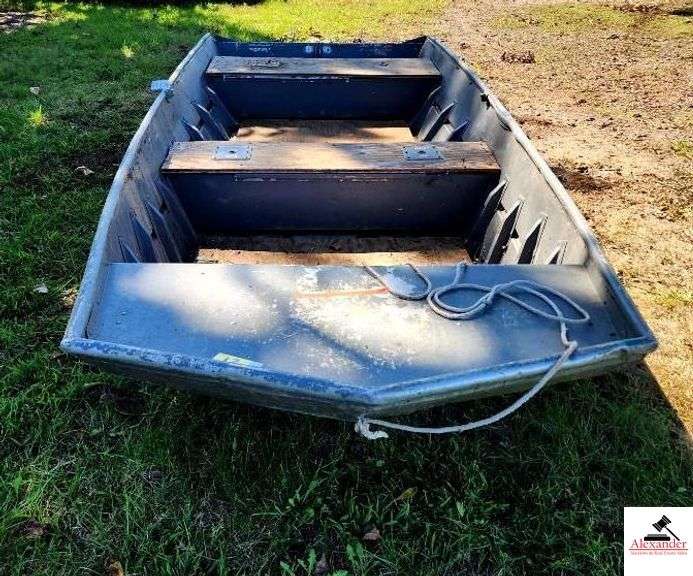 LOWES ALUMINUM BOAT - 15.9' LONG - 48" BOTTOM- 21.5" DEEP - YELLOW #1 ON ONE SIDE - 2 SEATS - PLYWOOD LINED - FRONT SEAT WITH LIVE WELL - 3 PEDESTAL BRACKETS - DENTS - USED - BEEN IN WATER, NEEDS CLEANING -