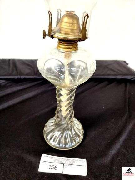 VINTAGE GLASS OIL LAMP WITH TWIST STAND (LIVING ROOM) image
