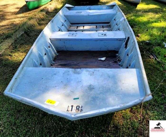 LOWES ALUMINUM BOAT - 15.9' LONG - 48" BOTTOM- 21.5" DEEP - SIDE SLIGHTLY BENT- PLYWOOD FLOOR-THREE PEDESTAL BRACETS-TWO SEATS - TN-101-B