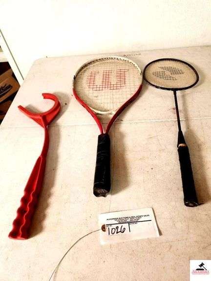 BADMINTON RAQUETS-PLASTIC HAND CLAY TARGET THROWER (SHOP) image