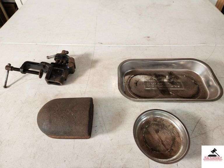 2 MAGNETIC PARTS PAN- 1 1/2 INCH TABLE VICE- image