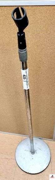 MICROPHONE STAND image