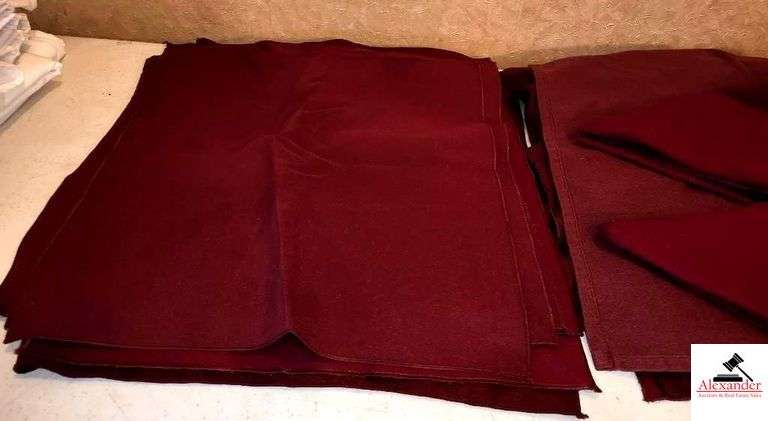 (96) BURGUNDY 16" LINEN NAPKINS- APPEAR NEW-NO BAG image