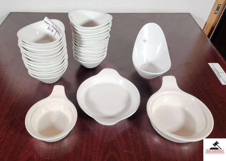 (24) SYRACRUSE BOWLS - CHEF'S SELECTION  5 1/8 X 4 3/8" -  #601 ALUMINA WHITE CHINA -  & WORLD #6707 OVAL BOWL - SYCRUSE ALUMINA WHITE HANDLE DISH 7 X 8  & SYRACRUSE #720  HANDLE BOWL & #725 HANDLE BOWL image