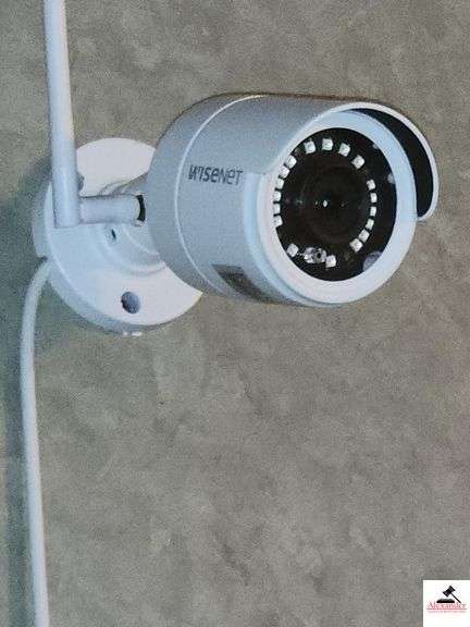 SECURITY CAMERA SYSTEM- NETGEAR NIGHTHAWK HC 2600 WIRELESS BOX - WIFI ROUTER - DUAL CORE PROCESSOR - 4 CAMERAS   REMOVE FROM WALL  & AMP WIRELESS EXTENDER image