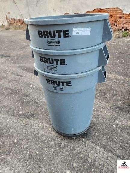 (3) BRUTE ROLLING PLASTIC GARBAGE CANS W/ ROLLING BASE image
