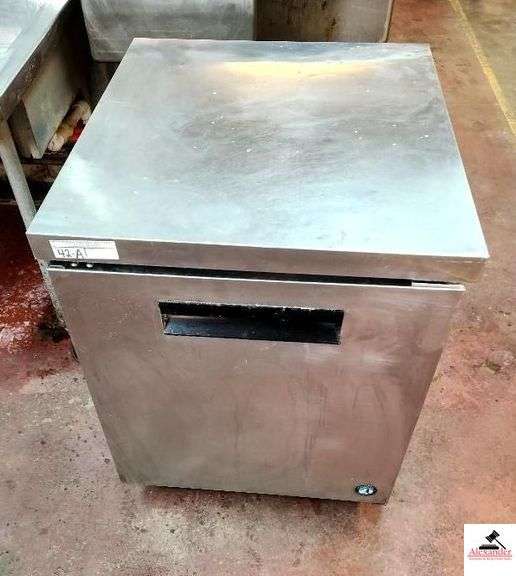 HOSHIZAKI STAINLESS REFRIGERATOR MODEL #CRMR27 115V-SERIAL #850029J-REFRIGERANT TYPE 134A-27" WIDE, 30" DEEP, 33.5" TALL(KITCHEN) image