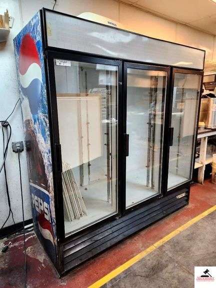 BEVERAGE AIR 3 DOOR COOLER-74.5"X78.5X32" 10 ADJUSTABLE SHELVES(KITCHEN) image