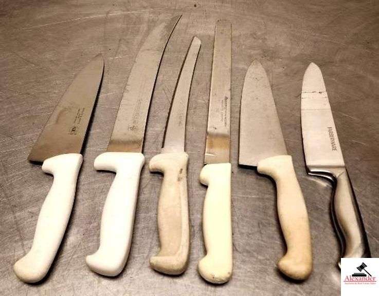 BAKER & CHEF STAINFREE HIGH CARBON KNIFE - MUNDIEL LARGE 12" BLADE BUTCHER KNIFE- 112 - MUNDEIL SERATED KNIFE - RUSSELL INT. HIGH CARBON KNIFE - TRAMONTINA KNIFE - FAVORWARE KNIFE - (6 TOTAL)  - PLASTIC TUB  (KITCEN) image