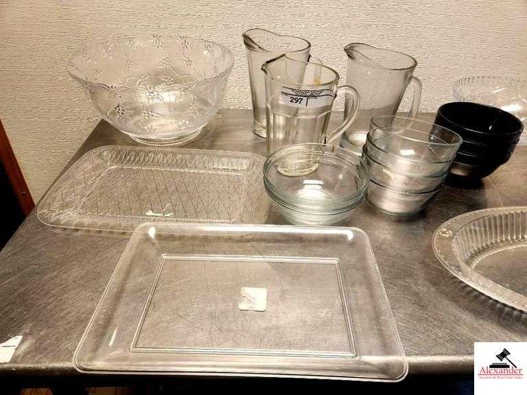 (3) GLASS BEER PITCHERS - (6) GLASS BOWLS - (3) BLACK BOWLS - (3) PLASTIC BOWLS - )3( PLASTIC TRAYS image