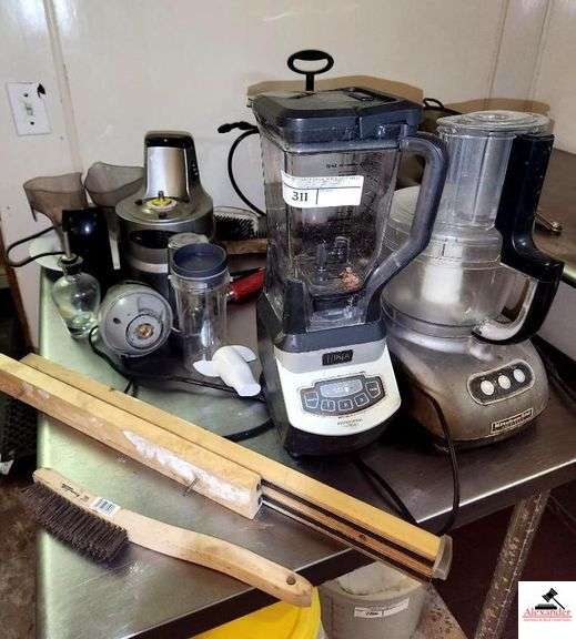 KITCHEN AID MIXER- BLENDER- NINJA JUICER- STEEL CLEANING SCRAPER BRUSH image