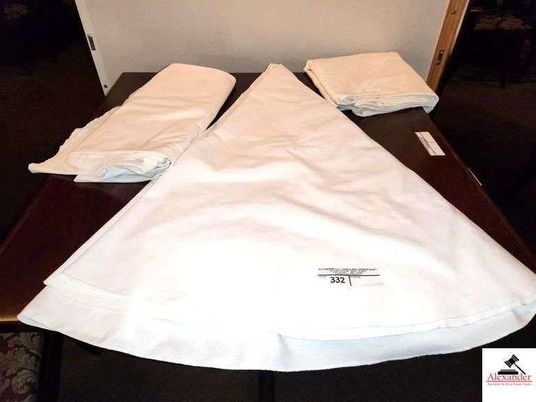 (3) 81" ROUND WHITE LINEN TABLECLOTHS image