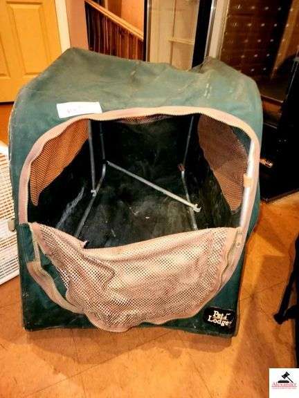 CANVAS POP UP PET LODGE DOG KENNEL- GREEN CANVAS WITH TAN TRIM-4 WINDOWS- GLASGOW BOX FAN- WHITE- WORKS(UPSTAIRS CLEANING CLOSET) image