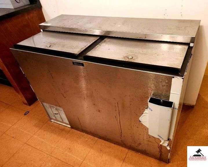 PERLICK STAINLESS 2 DOOR HORIZONTAL BEVERAGE BOX- SHOWS SOME WEAR & USE- UPSTAIRS image