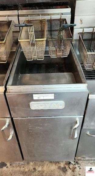 ROYAL STAINLESS DEEP FRYER - DOUBLE BASKET - SHOWS WEAR  15 1/2" WIDE X 31" DEEP (KITCHEN) image