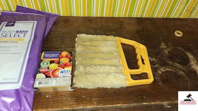 MISCELLANEOUS CLEANING SUPPLIES - TIDE PODS - LAMP OIL - CARPET CLEANER - MINERAL OIL - REGULAR STARCH - NOT ALL FULL - (UTILITY ROOM)