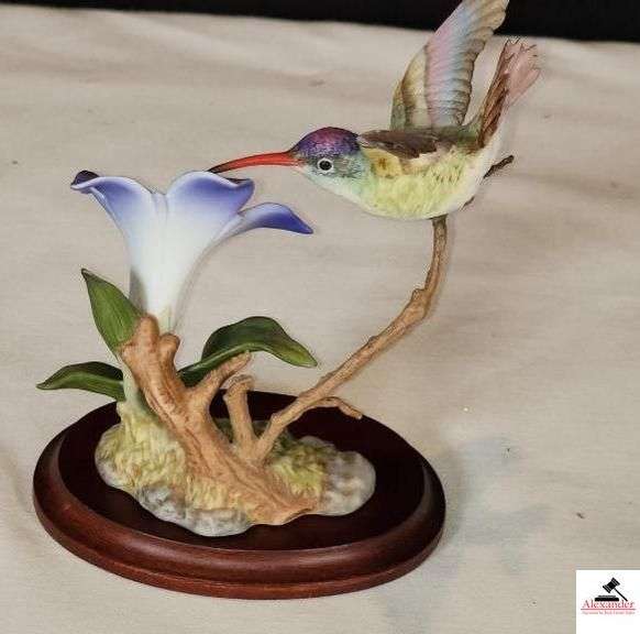 FINE PORCELAIN AND BRONZE STUDIO DESIGN H-8913 VIOLET-CROWNED HUMMINGBIRD WITH GENTAIN, CIRCA 1989 - (GREAT ROOM)