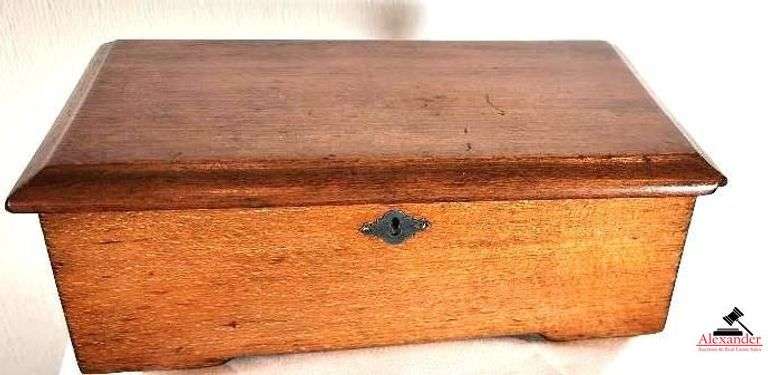 WOOD MUSIC BOX (GREAT ROOM)