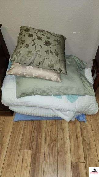 (2) DECORATIVE PILLOW - BED PILLOW - QUEEN OR KING SIZE COVERLET - (MASTER BEDROOM)
