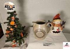 PIGEON FORGE POTTERY PITCHER - COMMERATING THE 200THANNIVERSARY - SEPT. 10TH 1974 - HANDPAINTED SNOWMAN DECORATIVE CANDLE HOLDER - TREE IN A CUP WITH UT ORNAMENTS AND TREE TOPPER NATIONAL CHAPINSHIP FIESTA BOWL PIN - (DEN)