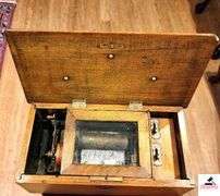 WOOD MUSIC BOX (GREAT ROOM)