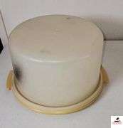 TUBBERWARE COVERED CAKE TRAY - TUBBERWARE COVERED DIVIDED TRAY - TUBBERWARE COVERED CONTAINER - BOX OF TUBBERWARE, PLASTIC, BOWLS, LIDS - (TRAILER)