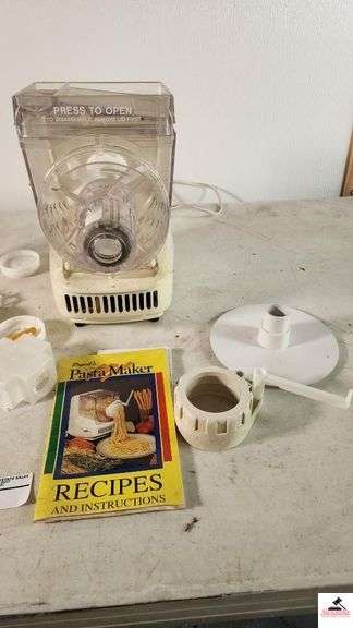 PASTA MAKER &  ACCESSORIES