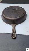 LODGE IRON SKILLET - USA - 7SK - (TRAILER)