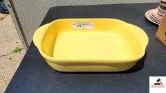POTTERY BY LAURIE GATES 12"X 9.75" X 2.5" - 4 QUART - (GARAGE)