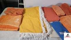 YELLOW TABLECLOTH WITH FRINGE - GROUP OF TOWELS - PLACEMATS   -  UNIVERSITY OF TENNESSEE FLORDIA STATE VS TENNESSEE PILLOW SEAT - (GARAGE)