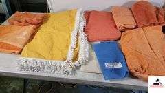 YELLOW TABLECLOTH WITH FRINGE - GROUP OF TOWELS - PLACEMATS   -  UNIVERSITY OF TENNESSEE FLORDIA STATE VS TENNESSEE PILLOW SEAT - (GARAGE)