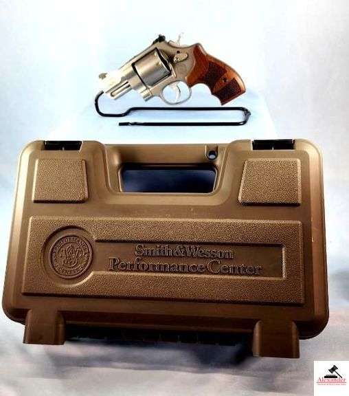 SMITH & WESSON PERFORMANCE CENTER REVOLVER - .357 MAG CAL - 8 SHOT - MODEL 627-5 STAINLESS STEEL - CHECKERED WOOD GRIP - MINT CONDITION IN S&W CASE -  2.625" BARREL - S/N DZK3209 image